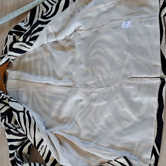 VENUS Zebra Print Lightweight Structured Tailored Pockets Longer Blazer Jacket - Picture 7 of 16